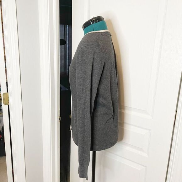 GAP Outlet Button Down Cardigan V Neck Lightweight Knit Preppy Sweater - Picture 3 of 10